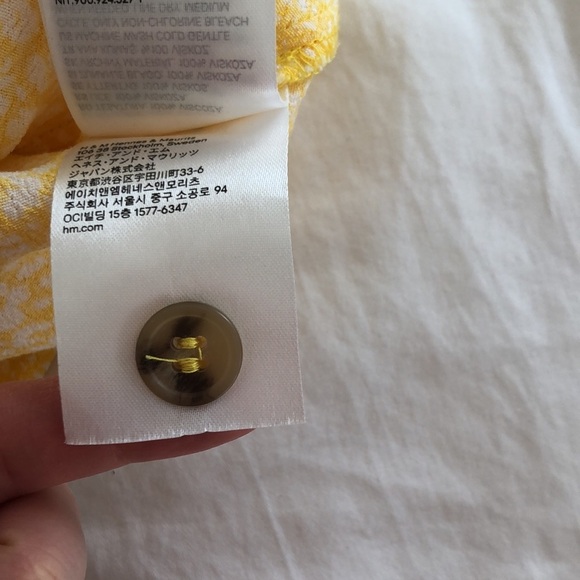 H&M yellow floral button up dress. Size XXS. - Picture 8 of 12